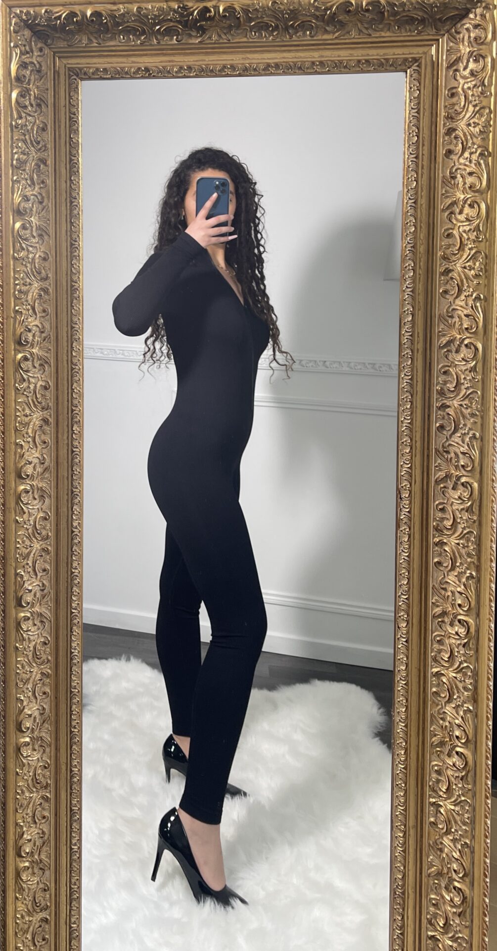 Combinaison moulante noire – Image 2